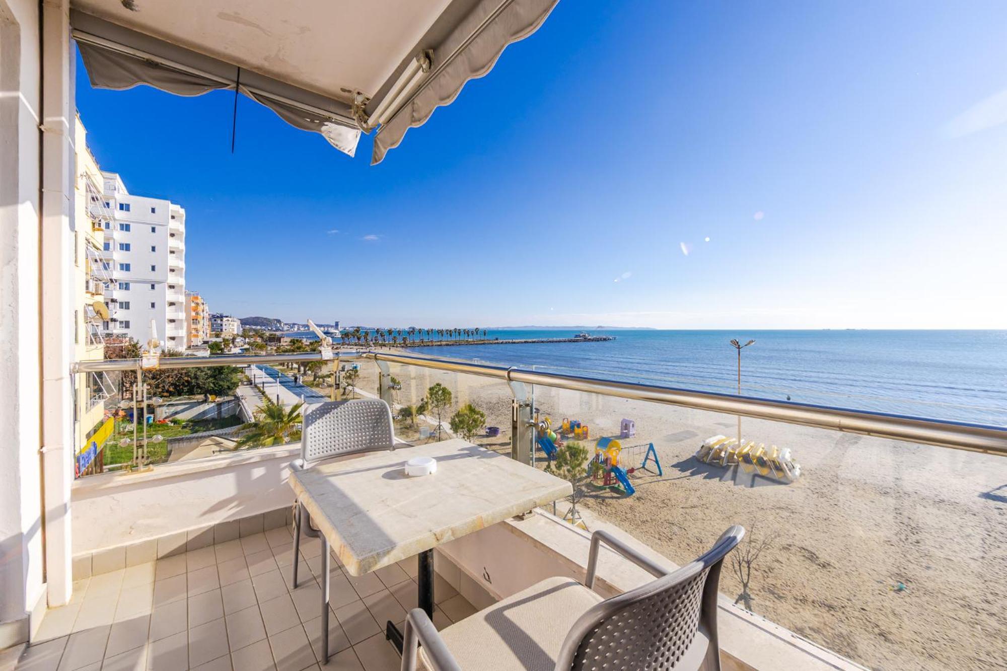 The Beachfront Apartment ดูร์เรส ภายนอก รูปภาพ