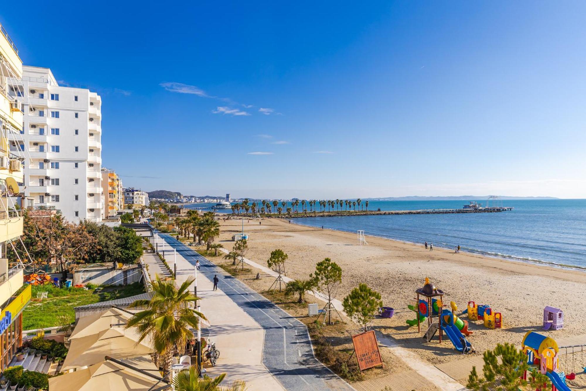The Beachfront Apartment ดูร์เรส ภายนอก รูปภาพ
