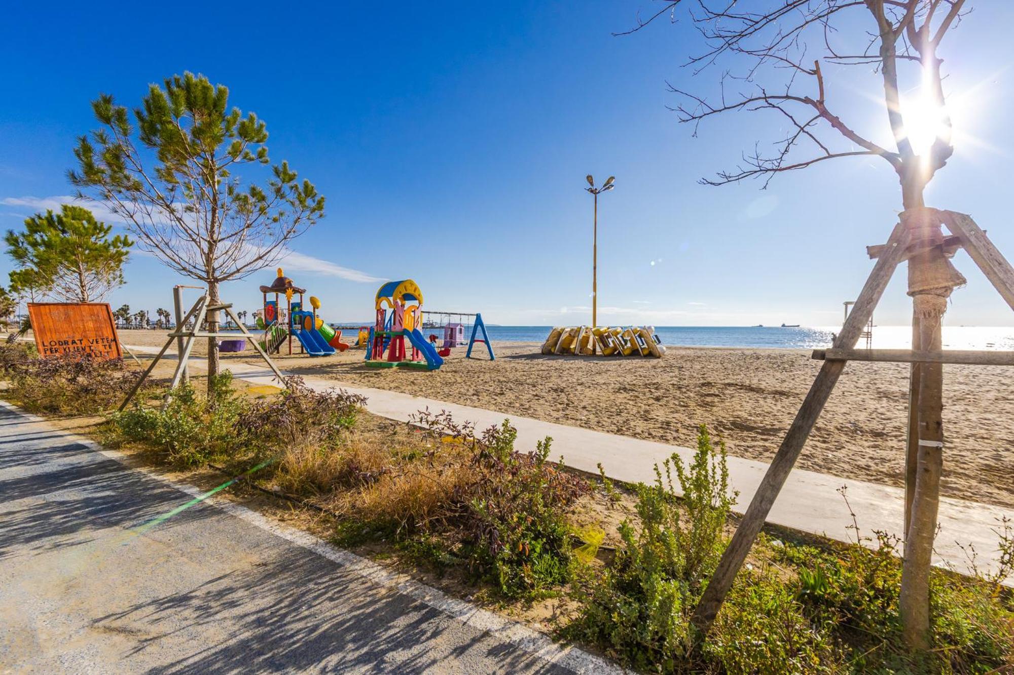 The Beachfront Apartment ดูร์เรส ภายนอก รูปภาพ