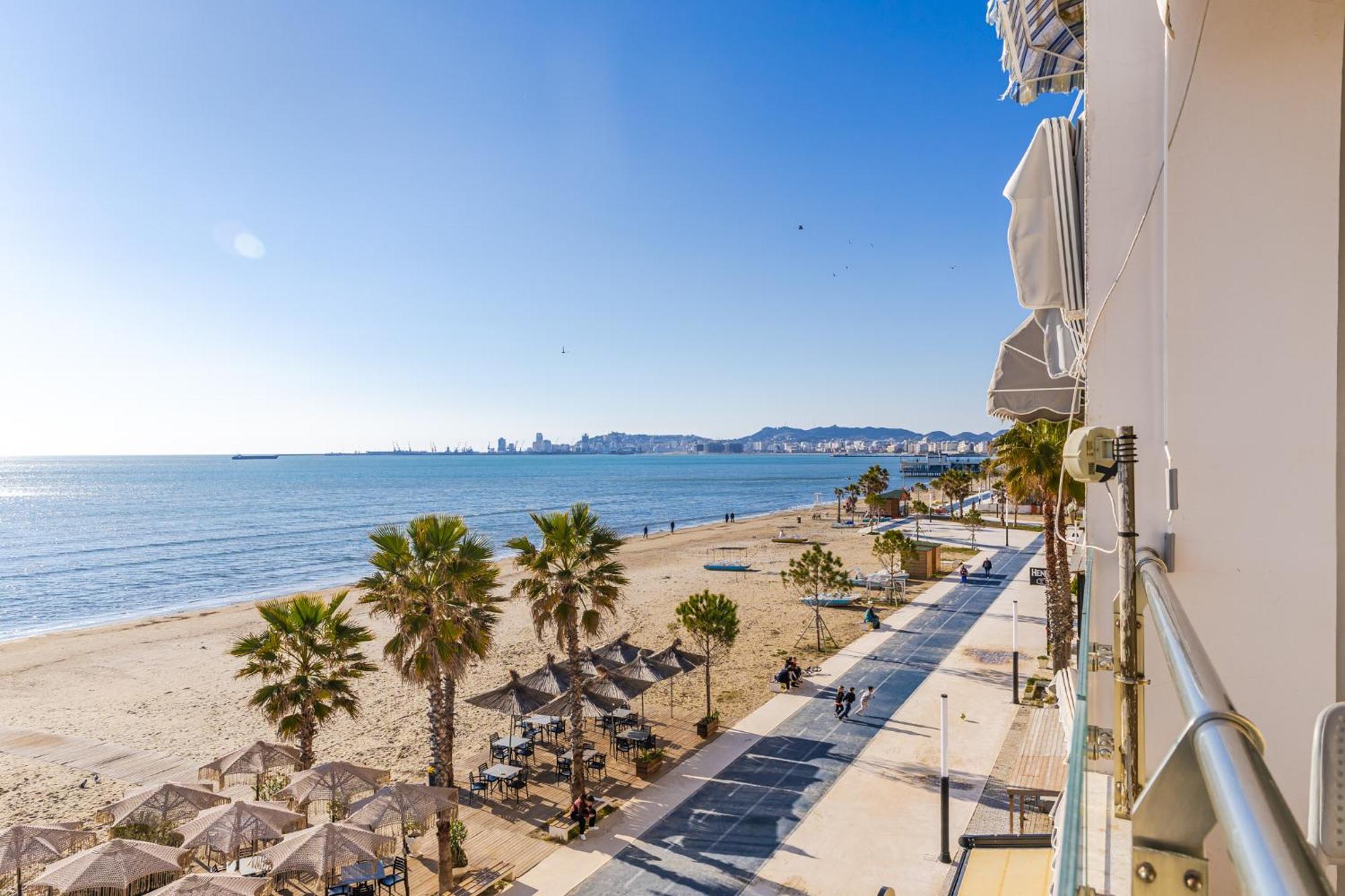 The Beachfront Apartment ดูร์เรส ภายนอก รูปภาพ